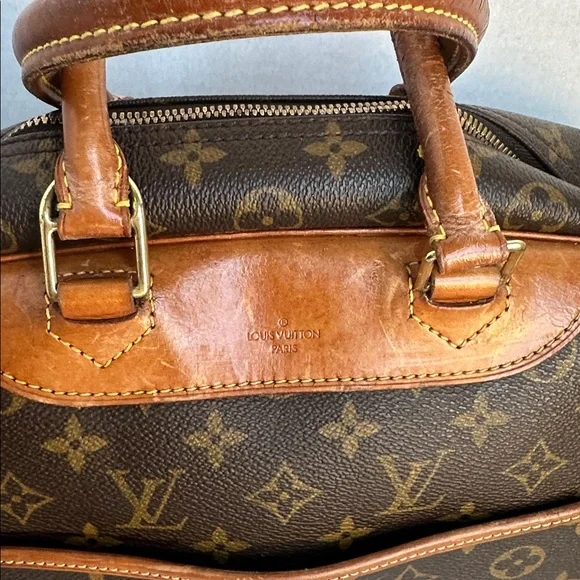 Louis Vuitton Monogram Deauville 
Date Code MI 0037 ( the best I can make of it) - Picture 3 of 15